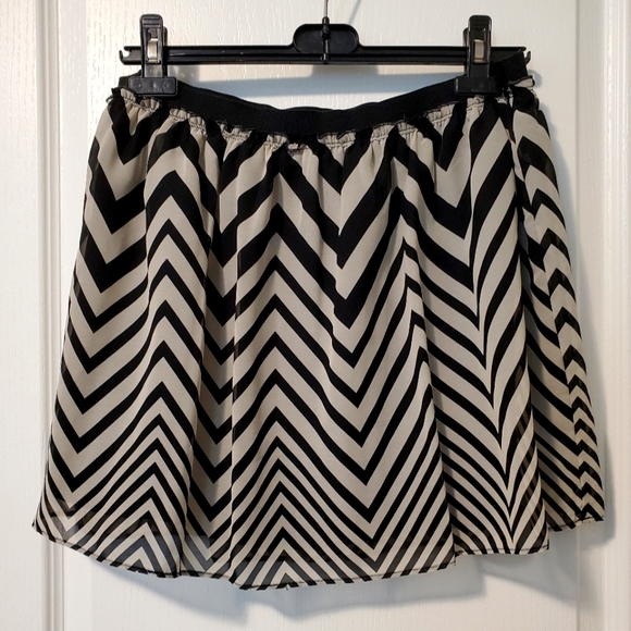 American Eagle Skirt Size M - Picture 1 of 1